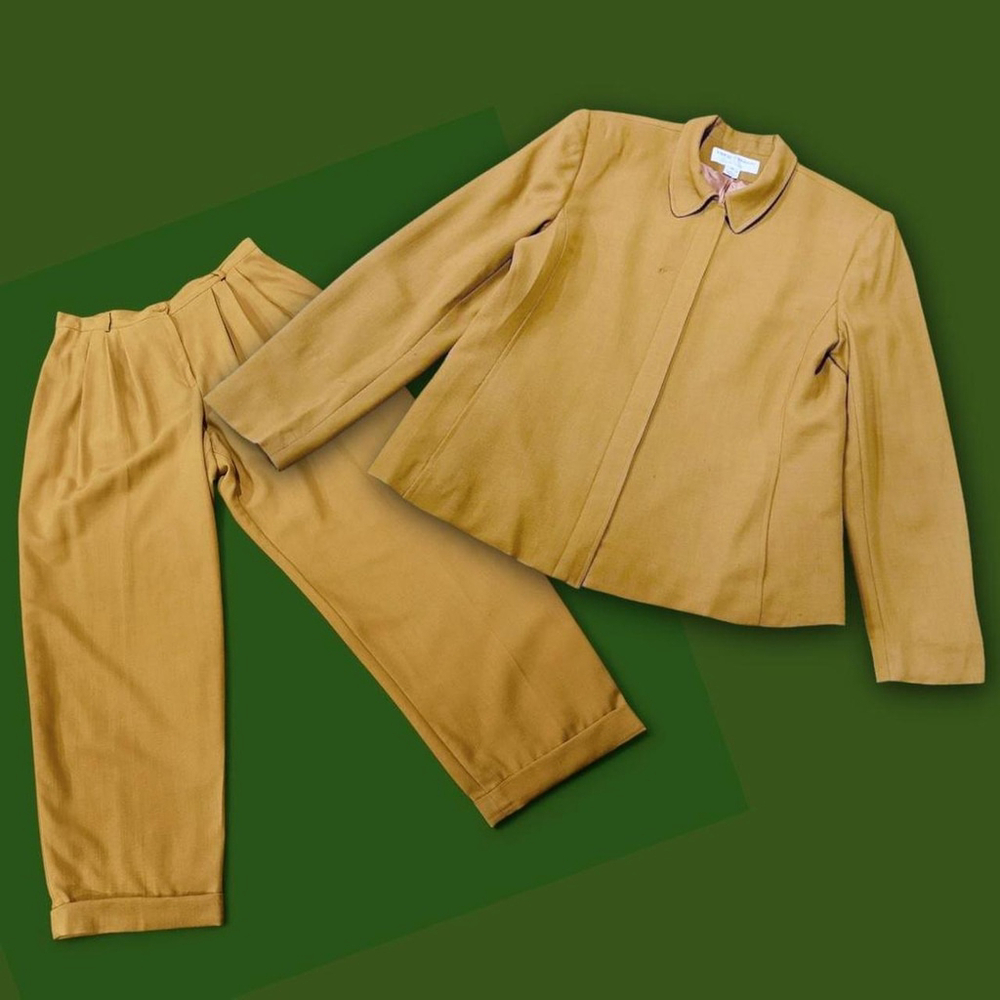 Preppy Soft Drape Luxury Vintage 90s Gold 100% Wool Rena Rowen 16